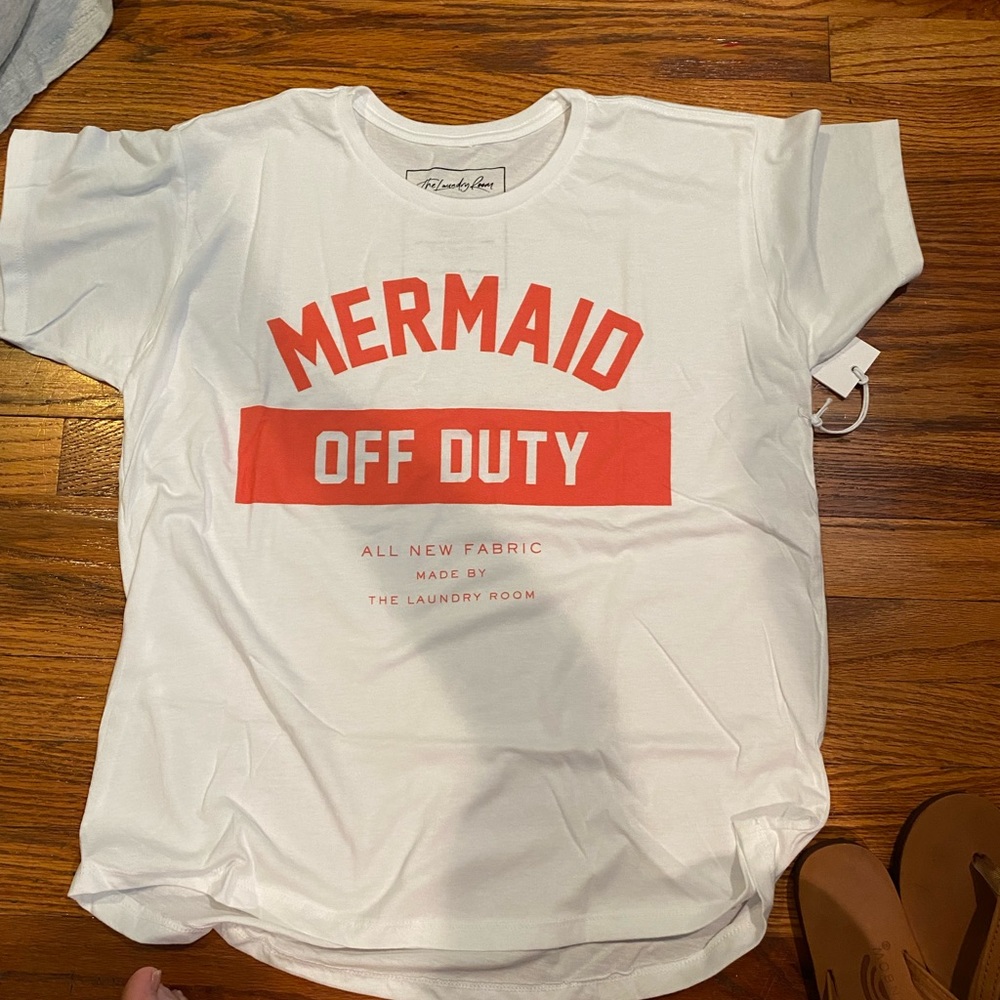 Mermaid off duty the laundry room Tshirt